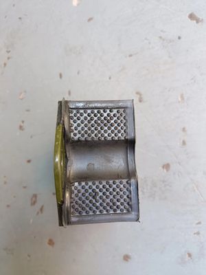 Bloque de caucho de cojín retardador delantero para autobuses y camiones chinos 1000-01-00001 Diseño más reciente