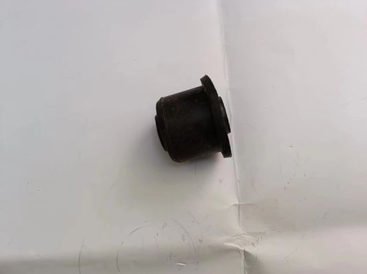 Las bóvedas de las ruedas delanteras para las piezas del motor del automóvil se muestran en la imagen