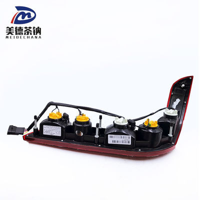 La imagen muestra los accesorios de la lámpara de autobús 37HA1-73200-AMP Luz auxiliar de posición trasera derecha