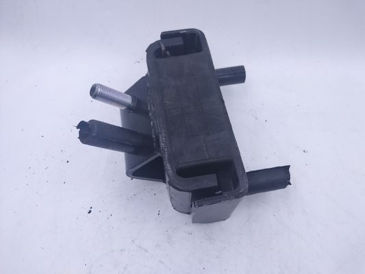 Cushión de suspensión trasera izquierda de caucho de hierro metálico para partes del motor de automóviles 1001015-DP011